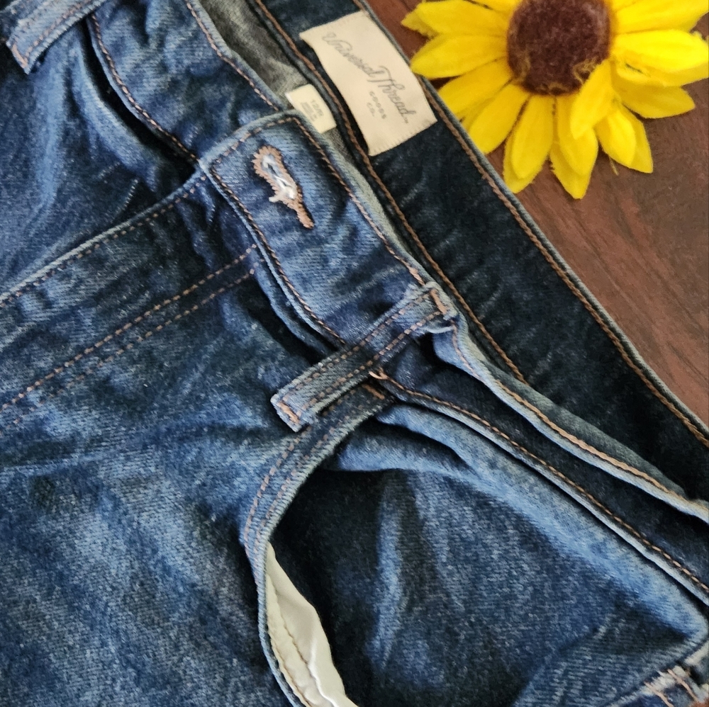 Universal THREAD HIGH RISE Flared Jeans - Picture 5 of 10